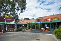 Kings Creek Hotel - Accommodation Daintree 1