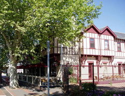 Flanagans Border Inn Hotel - Accommodation Daintree 3