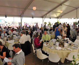 Alice Springs Turf Club - Accommodation Daintree 2