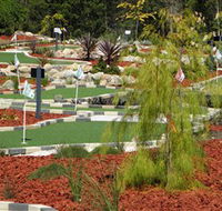 18 Hole Mini Golf - Club Husky - Accommodation Daintree