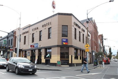 Central Club Hotel - Accommodation Daintree 0