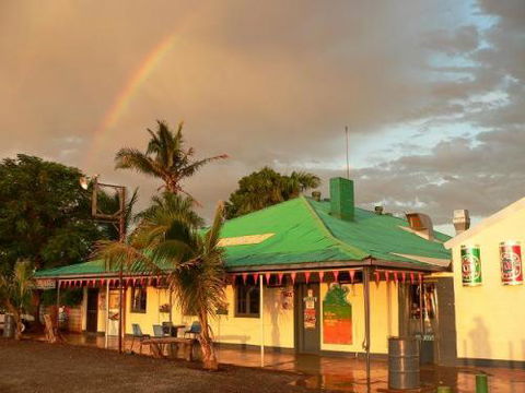 Devils Marbles Hotel–Wauchope - Accommodation Daintree 2