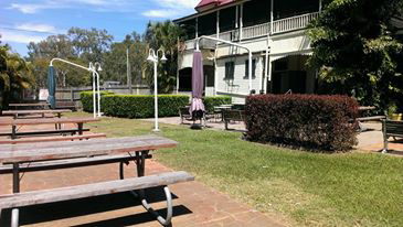 Lakes Creek Hotel - Accommodation Daintree 3