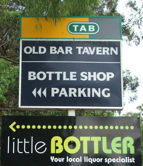 Old Bar Tavern - Accommodation Daintree 0