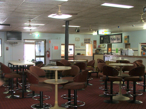 Old Bar Tavern - Accommodation Daintree 3