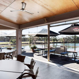 Waterfront Hotel - Accommodation Daintree 2