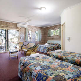 Waterfront Hotel - Accommodation Daintree 3