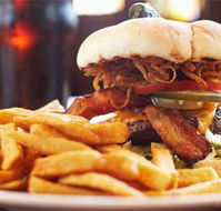 Karama Plaza Tavern - Accommodation Daintree