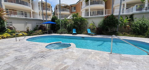 Macquarie Lodge Apartments - Accommodation Daintree 3
