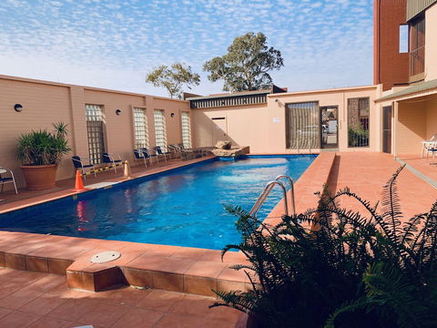 Desert Cave Hotel - Accommodation Daintree 5