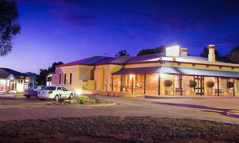The Standpipe Golf Motor Inn - Accommodation Daintree 1