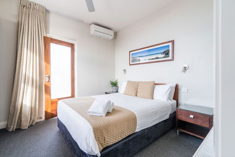 The Huskisson - Accommodation Daintree 2
