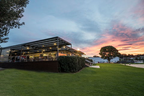 The Huskisson - Accommodation Daintree 0