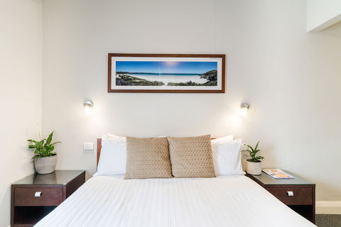The Huskisson - Accommodation Daintree 4