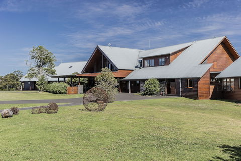 Spicers Peak Lodge - Accommodation Daintree 0