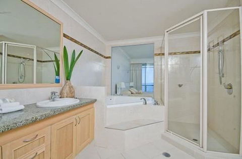 Oceana On Broadbeach - Accommodation Daintree 5