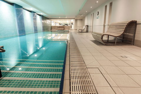 Oaks Glenelg Plaza Pier Suites - Accommodation Daintree 3