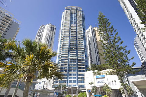 Mantra Towers Of Chevron - Accommodation Daintree 0