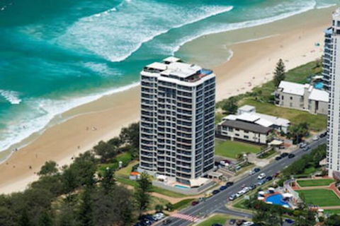 Golden Sands Apartments - Accommodation Daintree 0