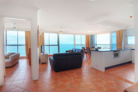 Golden Sands Apartments - Accommodation Daintree 5
