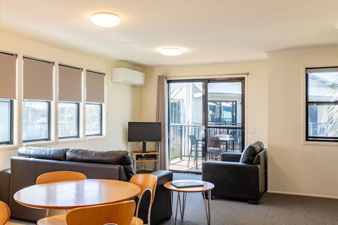 Noosa Lakes Resort - Accommodation Daintree 3