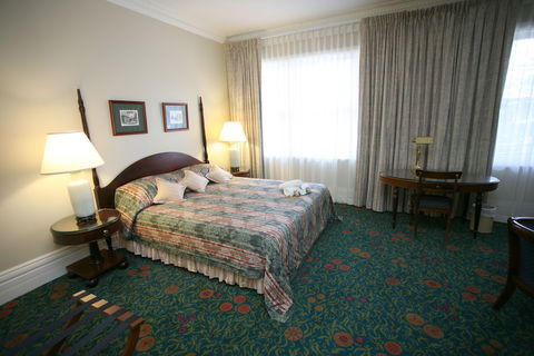 Darcys Hotel At Homebush - Accommodation Daintree 4
