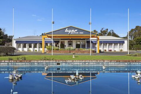 Byer Fountain Motor Inn, Holbrook - Accommodation Daintree 0