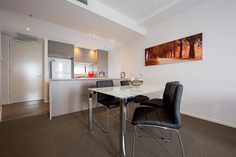 Accommodate Canberra Manhattan On The Park - Accommodation Daintree 6