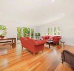 Poets Cottage Fireplace Close to Treks - Accommodation Daintree