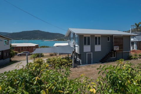 Norm's Beach House - Accommodation Daintree 0