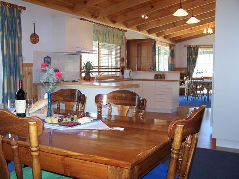 Sunburst Retreat - Accommodation Daintree 1