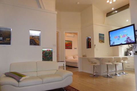 A Colourcity Apartments - Accommodation Daintree 6