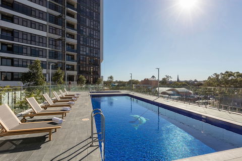 Meriton Suites Church Street, Parramatta - Accommodation Daintree 6