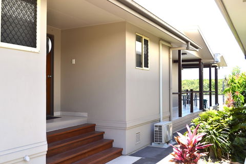 Hinchinbrook Resorts - Accommodation Daintree 0
