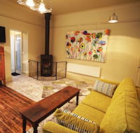Latrobe Art Apartments - Accommodation Daintree