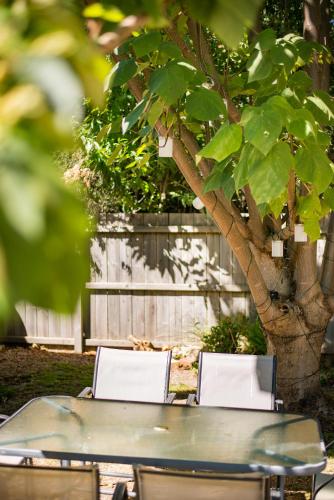Neds Other Beds - Accommodation Daintree 3