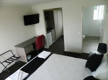 Dooleys Capella Tavern And Motel - Accommodation Daintree 4