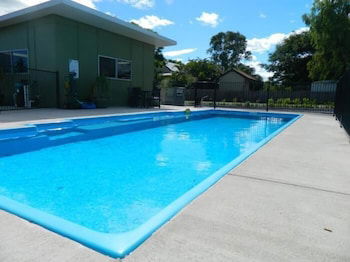 Dooleys Capella Tavern And Motel - Accommodation Daintree 1