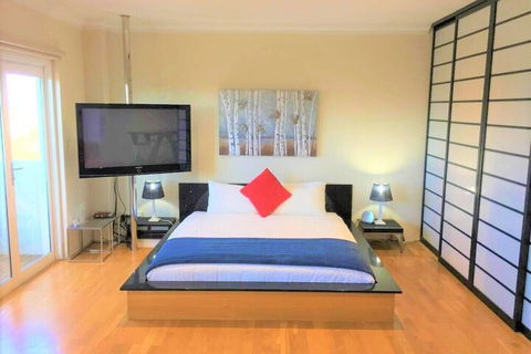 Colin St. Apartment - Accommodation Daintree 3