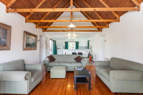 A River Bed Cottage - Accommodation Daintree 5
