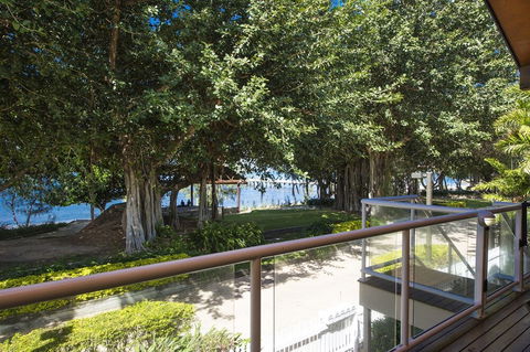 Picnic Bay Apartments Unit 4 - Accommodation Daintree 0