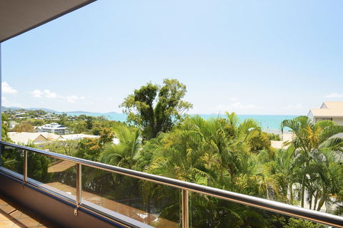 Airlie Harbour 3 Bedroom Apartment - Accommodation Daintree 1