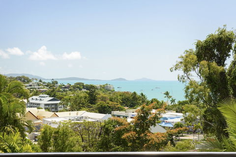 Airlie Harbour 3 Bedroom Apartment - Accommodation Daintree 3