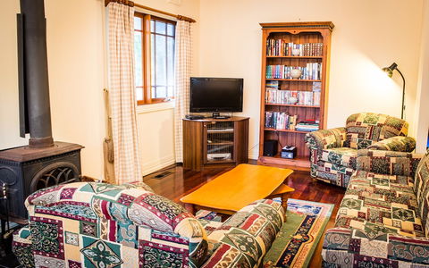 Whispering Pines Cottages - Accommodation Daintree 2