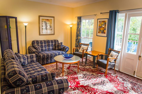 Whispering Pines Cottages - Accommodation Daintree 1