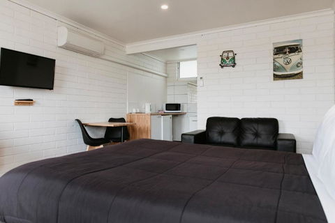 Anchor Wheel Motel - Accommodation Daintree 3
