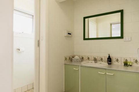 Anchor Wheel Motel - Accommodation Daintree 4