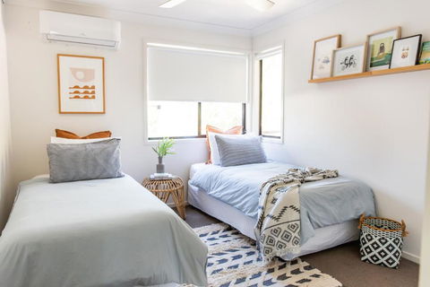 Akoakoa Sunrise Beach - Accommodation Daintree 3