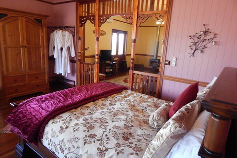 R On The Downs BnB & Spa Cottages - Accommodation Daintree 4