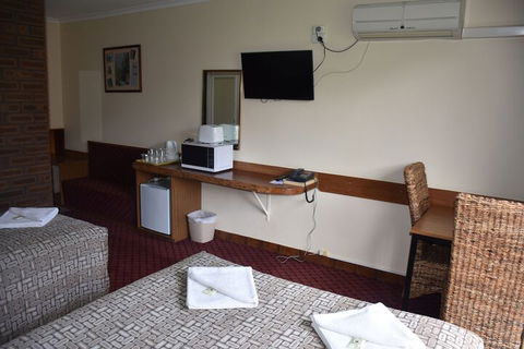 Valley Views Motel & Chalets - Accommodation Daintree 4